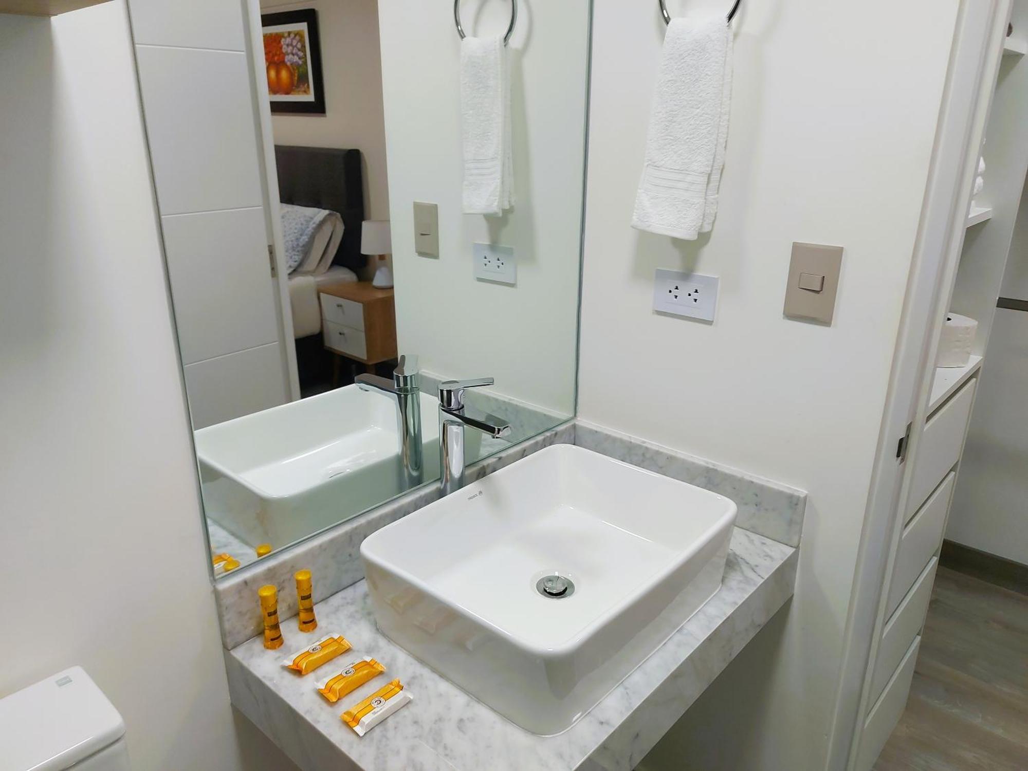 Peaceful 2Br Apartment W Balconies N Parking Лима Екстериор снимка