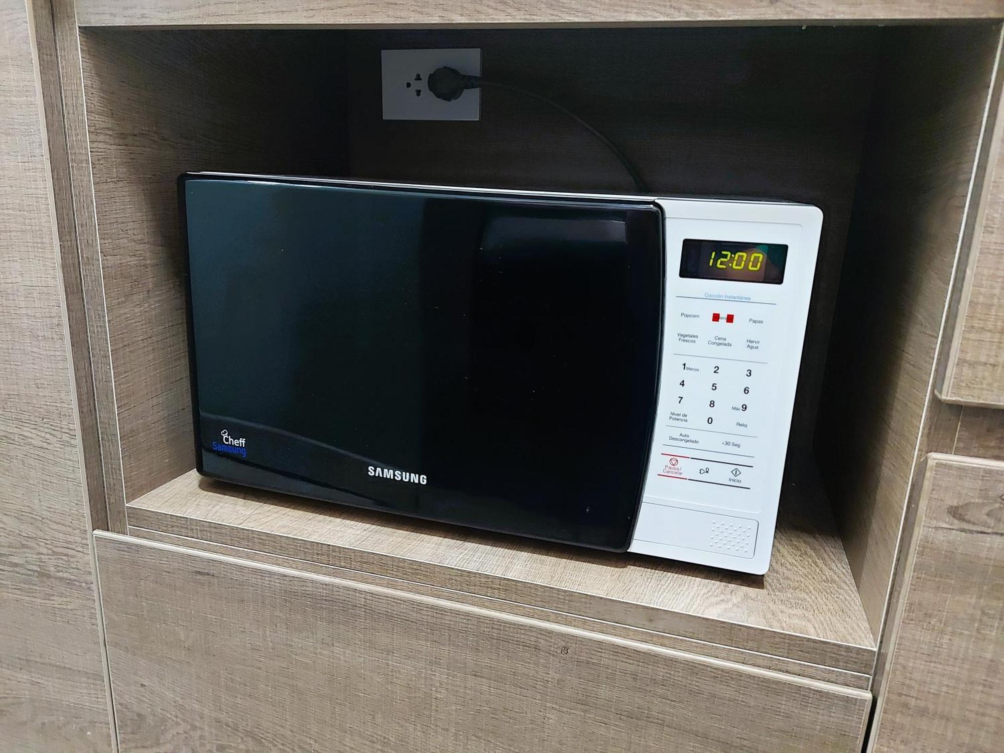 Peaceful 2Br Apartment W Balconies N Parking Лима Екстериор снимка